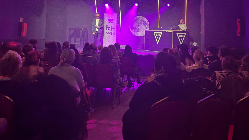 Unser monatlicher Poetry Slam im Gleis 9 in Bochum - Action! 